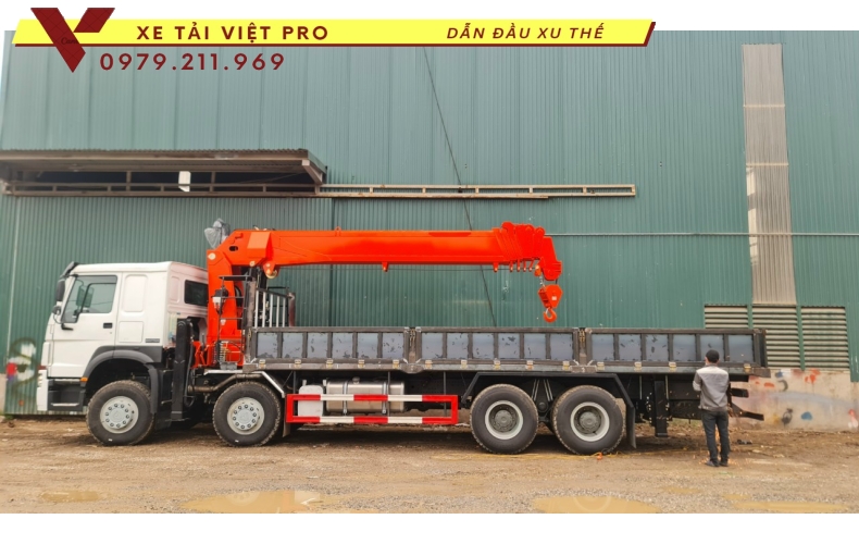 Xe tải Howo  4 chân gắn cẩu Kanglim 12 tấn