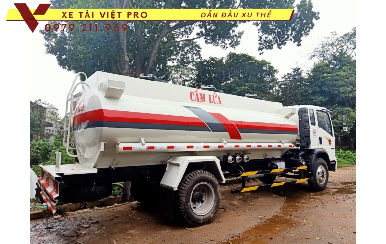 Xe howo 2 chân téc chở xăng dầu giá bao nhiêu