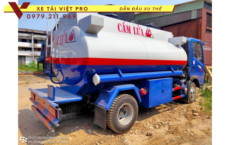 Xe howo 2 chân téc chở xăng dầu giá bao nhiêu
