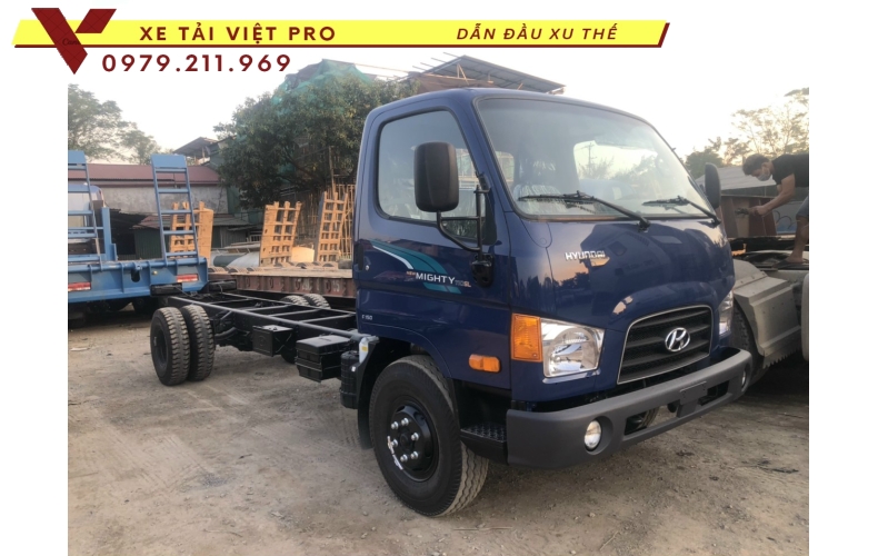 Giá xe tải Hyundai 110xl nâng đầu chở máy công trình bao nhiêu?
