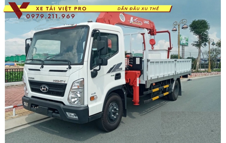 Xe tải Hyundai EX8L gắn cẩu Unic 3 tấn