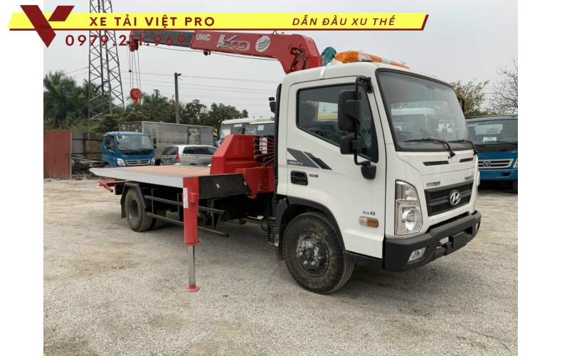 Xe tải Hyundai EX8L gắn cẩu Unic 3 tấn
