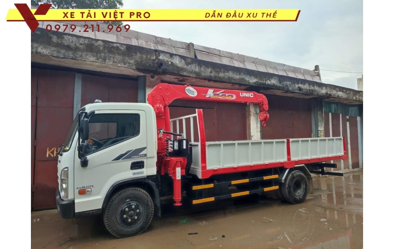Xe tải Hyundai EX8L gắn cẩu Unic 3 tấn