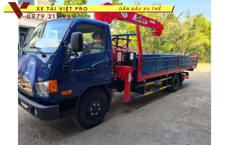 Xe tải Hyundai 110xl gắn cẩu Unic 3 tấn