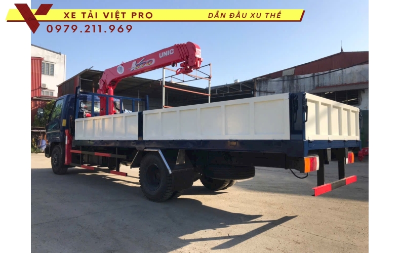 Xe tải Hyundai 110xl gắn cẩu Unic 3 tấn