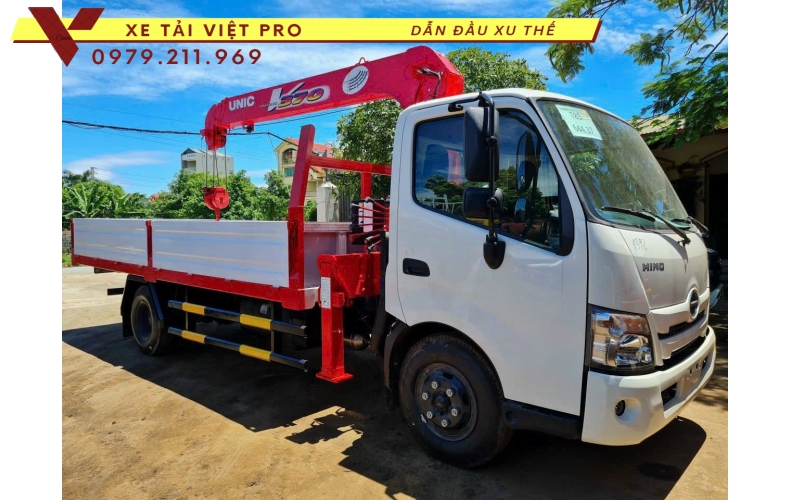 Xe tải Hyundai 110xl gắn cẩu Unic 3 tấn
