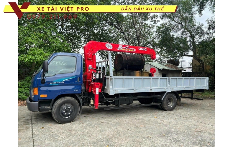 Xe tải Hyundai 110xl gắn cẩu Unic 3 tấn