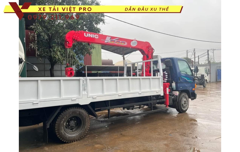 Xe tải Hyundai 110xl gắn cẩu Unic 3 tấn