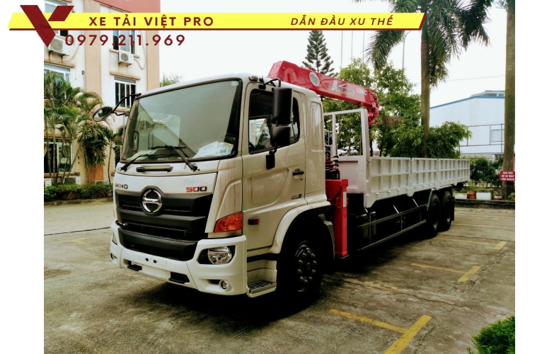Xe tải Hino FC gắn cẩu Unic 3 tấn