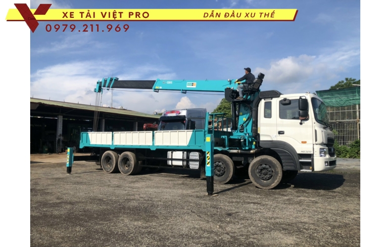Xe Hyundai HD320 gắn cẩu Hyundai 12 tấn
