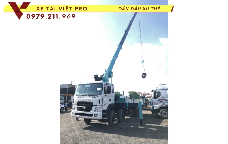 Xe Hyundai HD320 gắn cẩu Hyundai 12 tấn