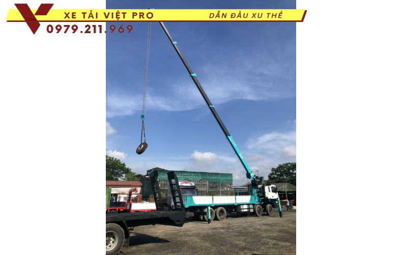 Xe Hyundai HD320 gắn cẩu Hyundai 12 tấn