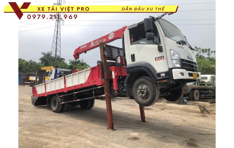 Đánh giá xe ISUZU FRR 650 chuyên dùng nâng đầu có gắn cẩu sẽ như thế nào?