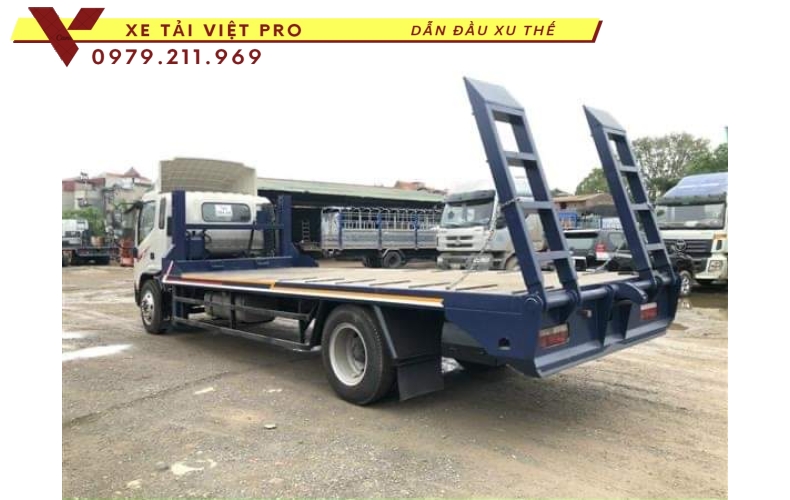 Xe tải JAC N900 nâng đầu chở máy công trình có giá bao nhiêu?