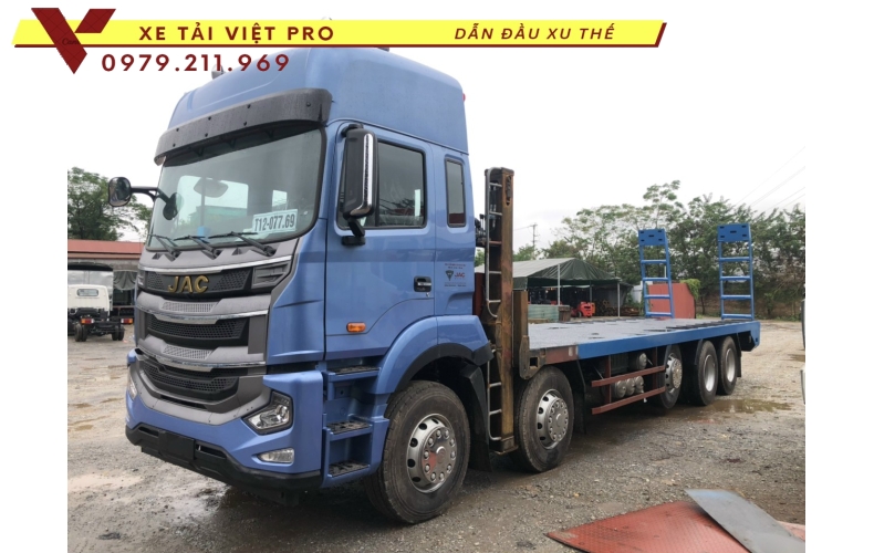 Đánh giá xe tải JAC 5 chân nâng đầu chở máy công trình