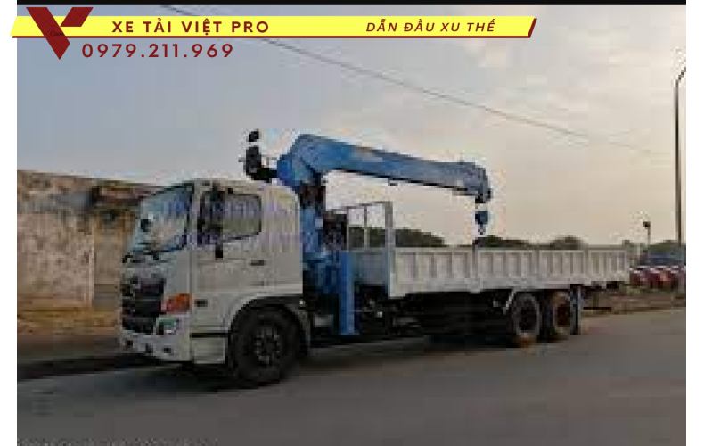 Xe tải Hino 3 chân gắn cẩu Dongyang 8 tấn