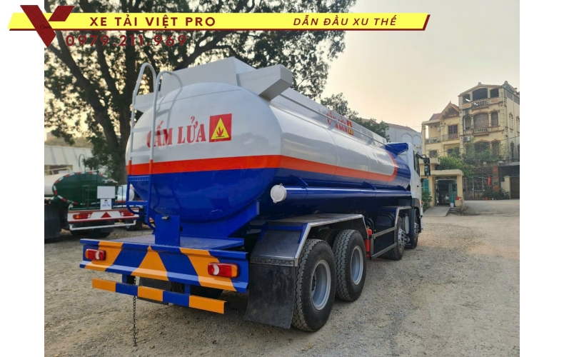 Xe UD trucks 4 chân téc chở xăng dầu - Giá bán và thông số xe
